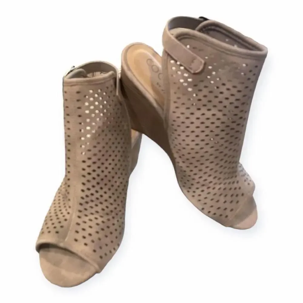 Coconuts by Matisse Womens 7.5 Sandals Perforated Peep Toe Slingback Wedge Heel